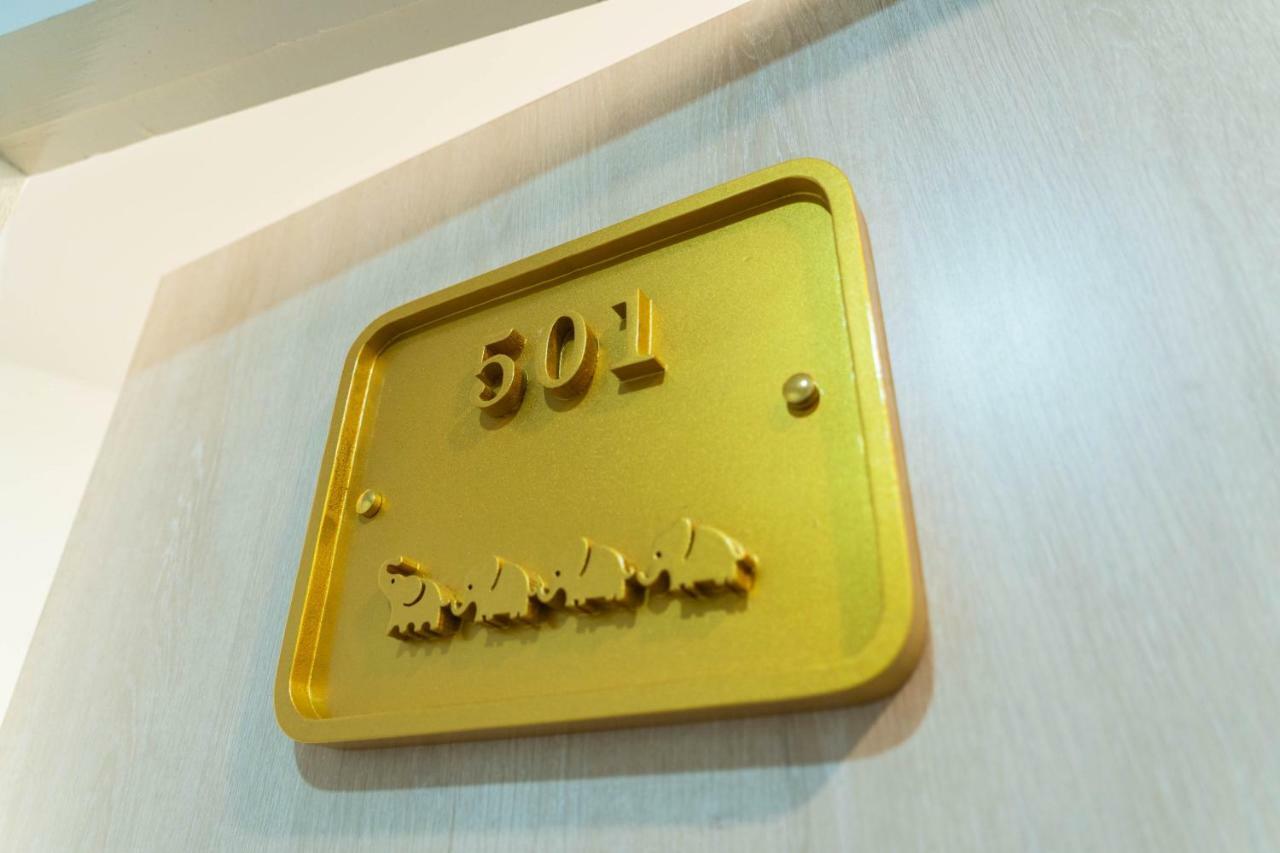 The Lol Elephant Hostel Bangkok Exterior photo